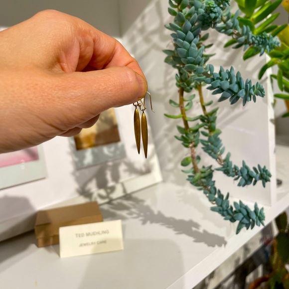 Ted Muehling - Rice Drop Earrings - Picture 3 of 6